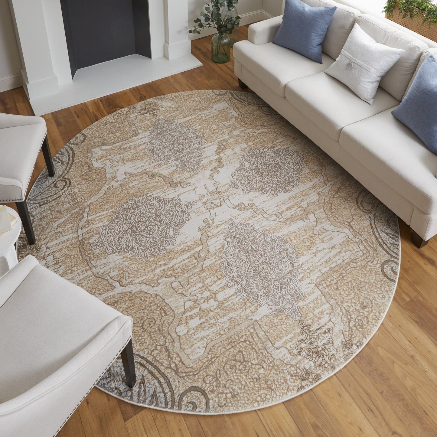 4' X 6' Tan And Gray Medallion Area Rug